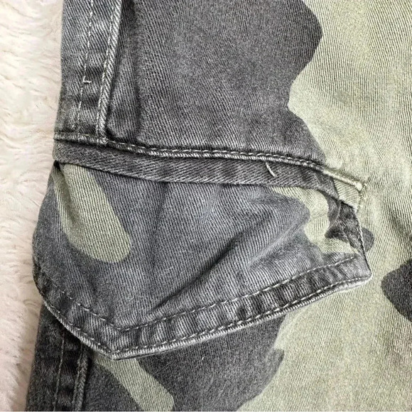 Simply Styled By Sears Camo Cargo Pants Size Large - Picture 8 of 16